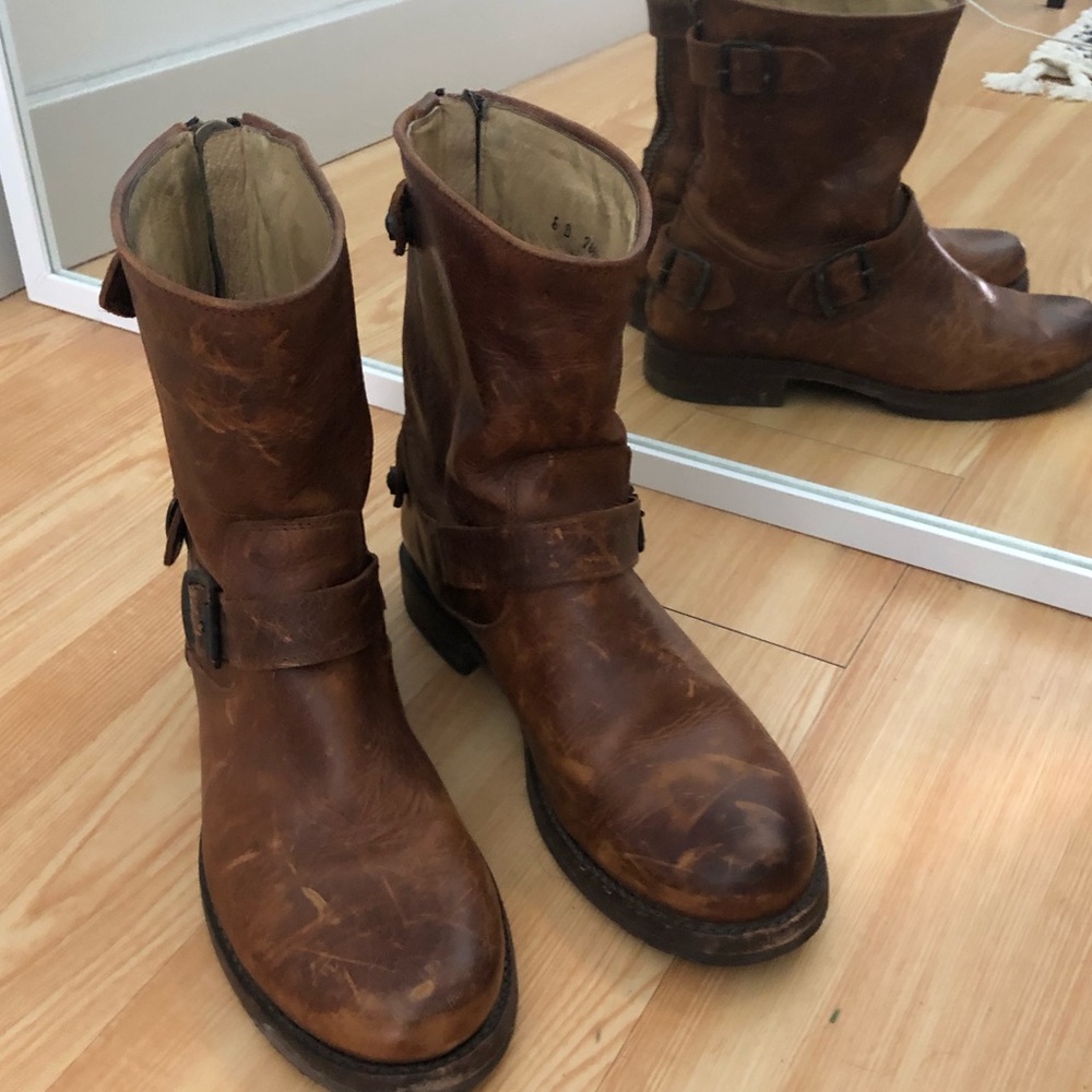 Frye Veronica Short Boots - Distressed Cognac